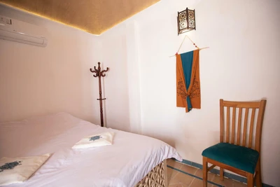 Baba Afzal Hotel