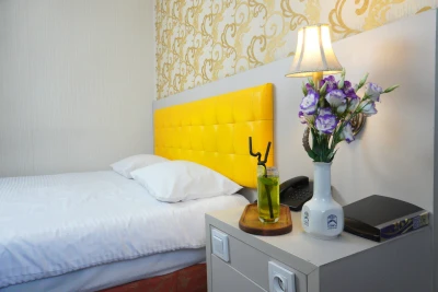 Avrin Hotel