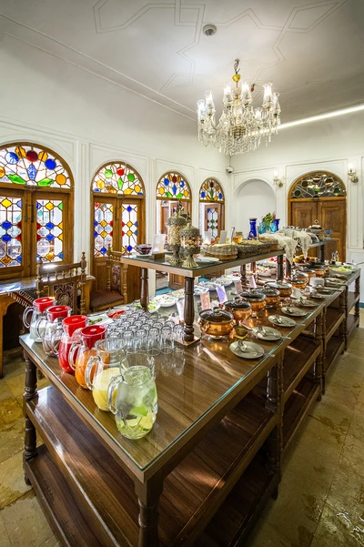 Ghasr Monshi Hotel