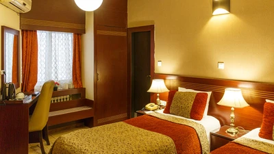 Roodaki Hotel