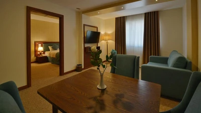 Shirazis Hotel