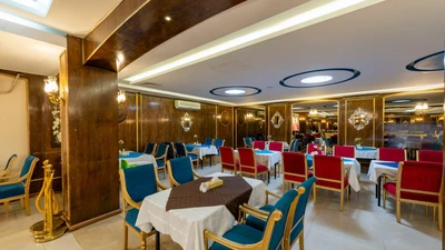 Parsian Ali-Qapu Hotel