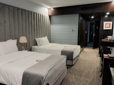 Chamran Grand Hotel