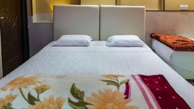 Niayesh Hotel