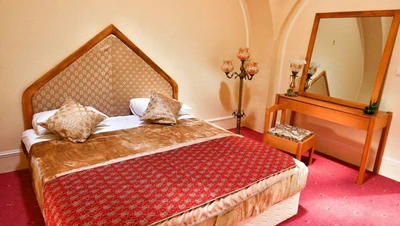 Laleh Bisotun Hotel