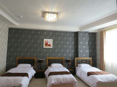 Kourosh Hotel