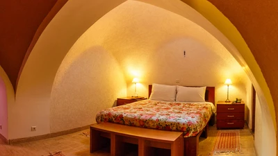 Khaneh Seneek Traditional Hotel