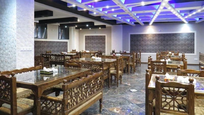 Kourosh Hotel