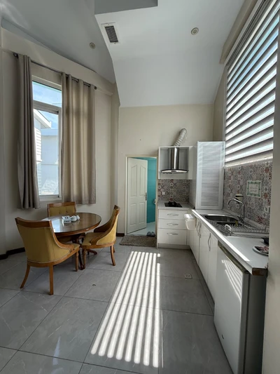 Barooj Hotel