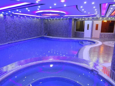 Kourosh Hotel