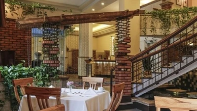 Eskan Forsat Hotel
