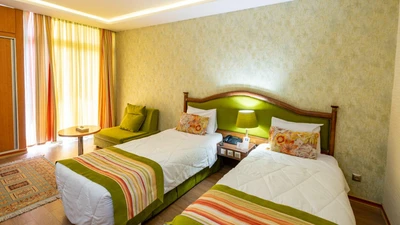 Parsian Ali-Qapu Hotel