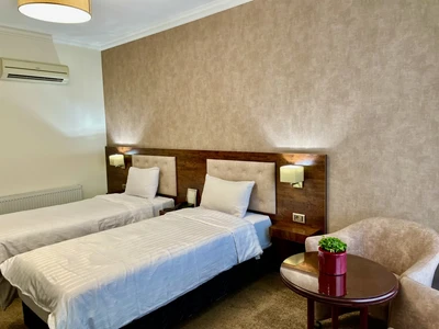 Yazd Tourist Hotel