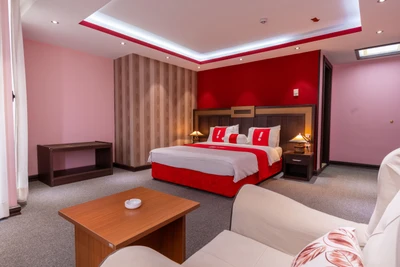 Gostaresh Hotel