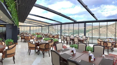 Shiraz Grand Hotel