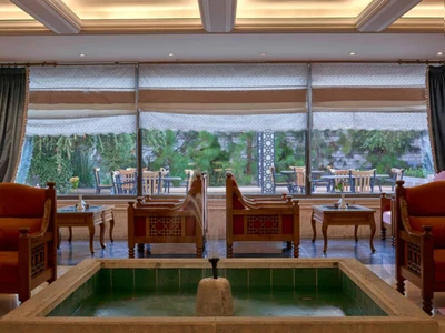 Zandiyeh Hotel