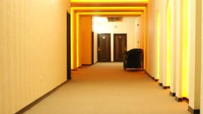 Aseman Shahr Hotel