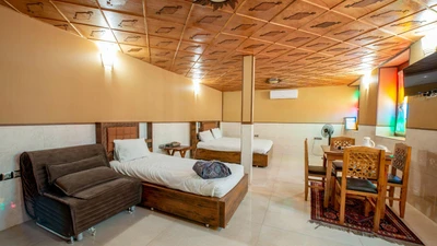 Niayesh Hotel