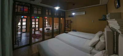 Niayesh Hotel