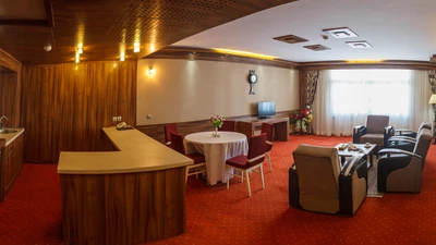 Khorshid Taban Hotel