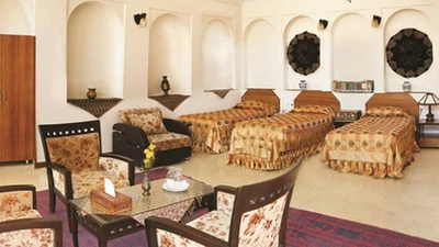 Mozaffar Traditional Hotel