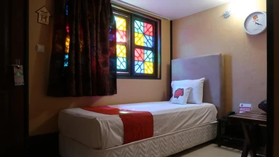 Niayesh Hotel
