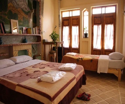 Noghli Traditional Hotel