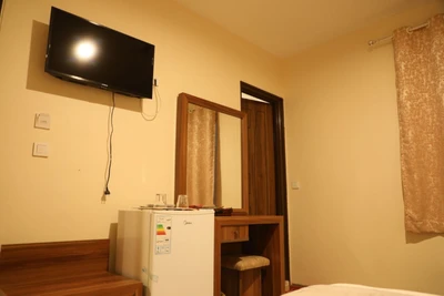 Rose Makoran Hotel