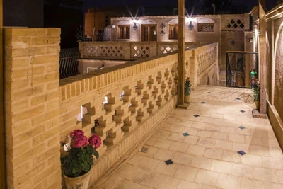 Hotel Tavousiyeh