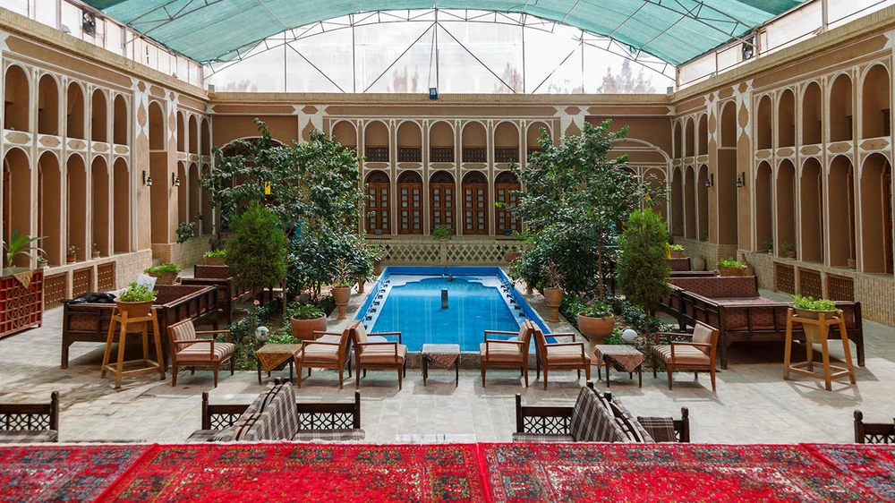 Mozaffar Traditional Hotel