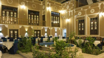 Firoozeh Traditional Hotel