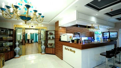 Khajoo Hotel
