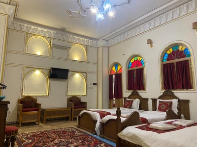 Yas Isfahan Hotel