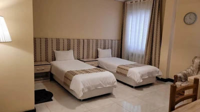Zanjan Sepid Hotel
