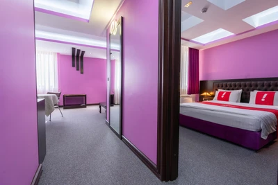 Gostaresh Hotel