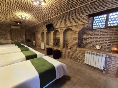 Arghavan Traditional  Hotel
