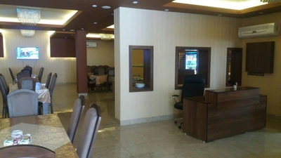 Kerman Hezār Hotel