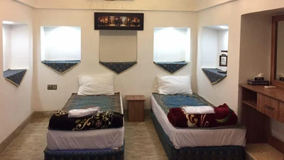 Khan Dohad Hotel