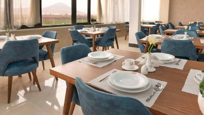 Narenjestan Hotel