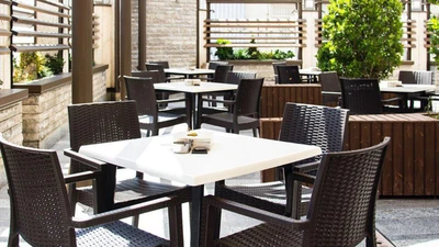 Eskan Alvand Hotel