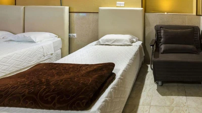 Niayesh Hotel
