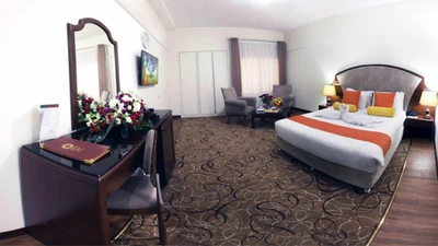 Pardisan Hotel