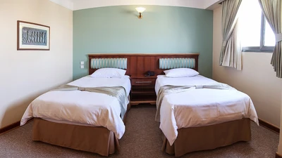 Eskan Forsat Hotel