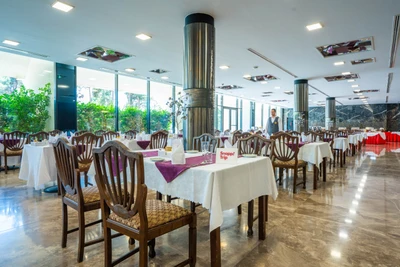 Laleh Hotel