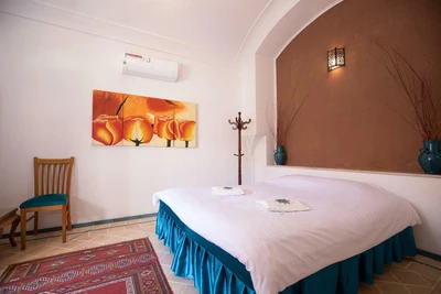 Baba Afzal Hotel
