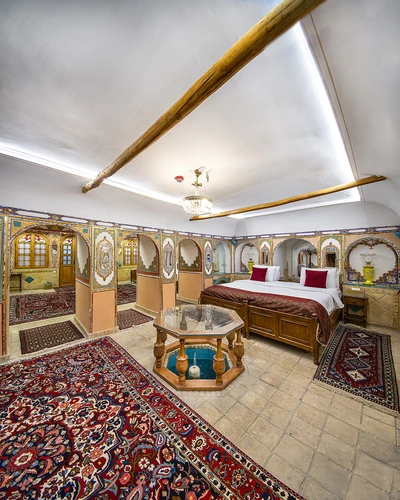 Ghasr Monshi Hotel