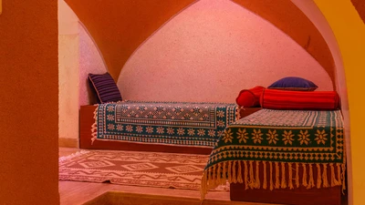 Khaneh Seneek Traditional Hotel