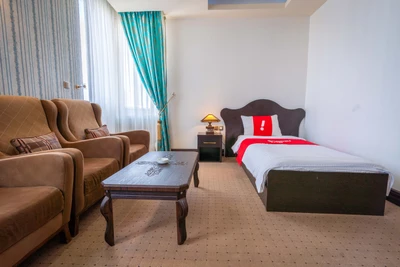 Gostaresh Hotel