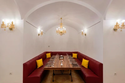 Karvanica Hotel