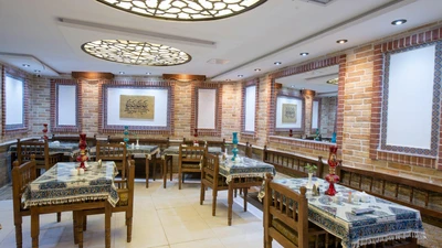 Bahar Narenj Hafez Hotel
